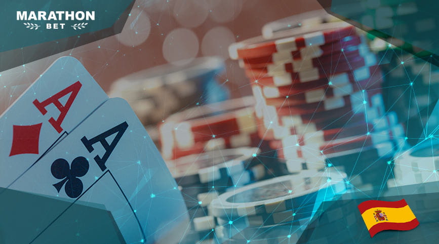 El casino Marathonbet junto a cartas de blackjack y fichas.