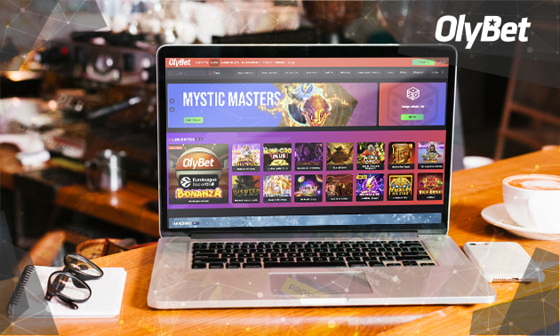 Una persona jugando en el casino online OlyBet.