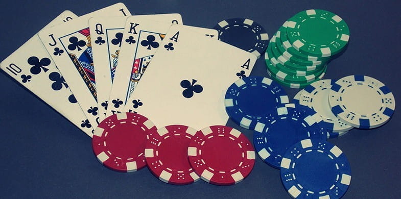 La mejor combinación de cartas en el póker: royal flush
