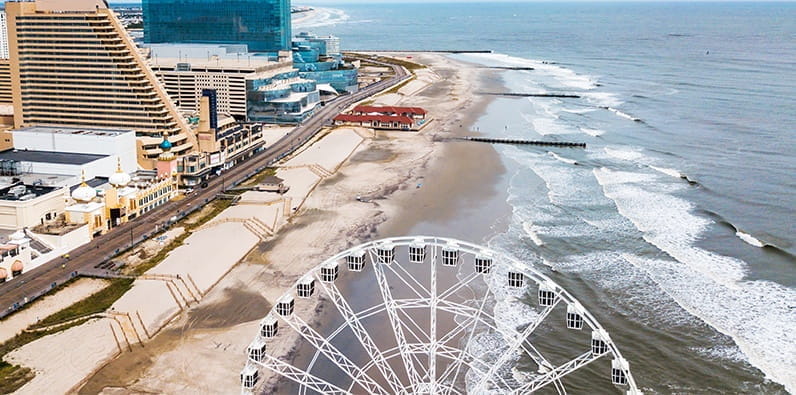 Vista panorámica del Steel Pier y la costa de Atlantic City